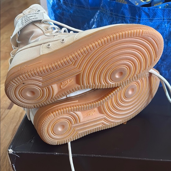 Women Nike Air Force 1 High Top Sneakers Light Bone Size 8 - Picture 7 of 8